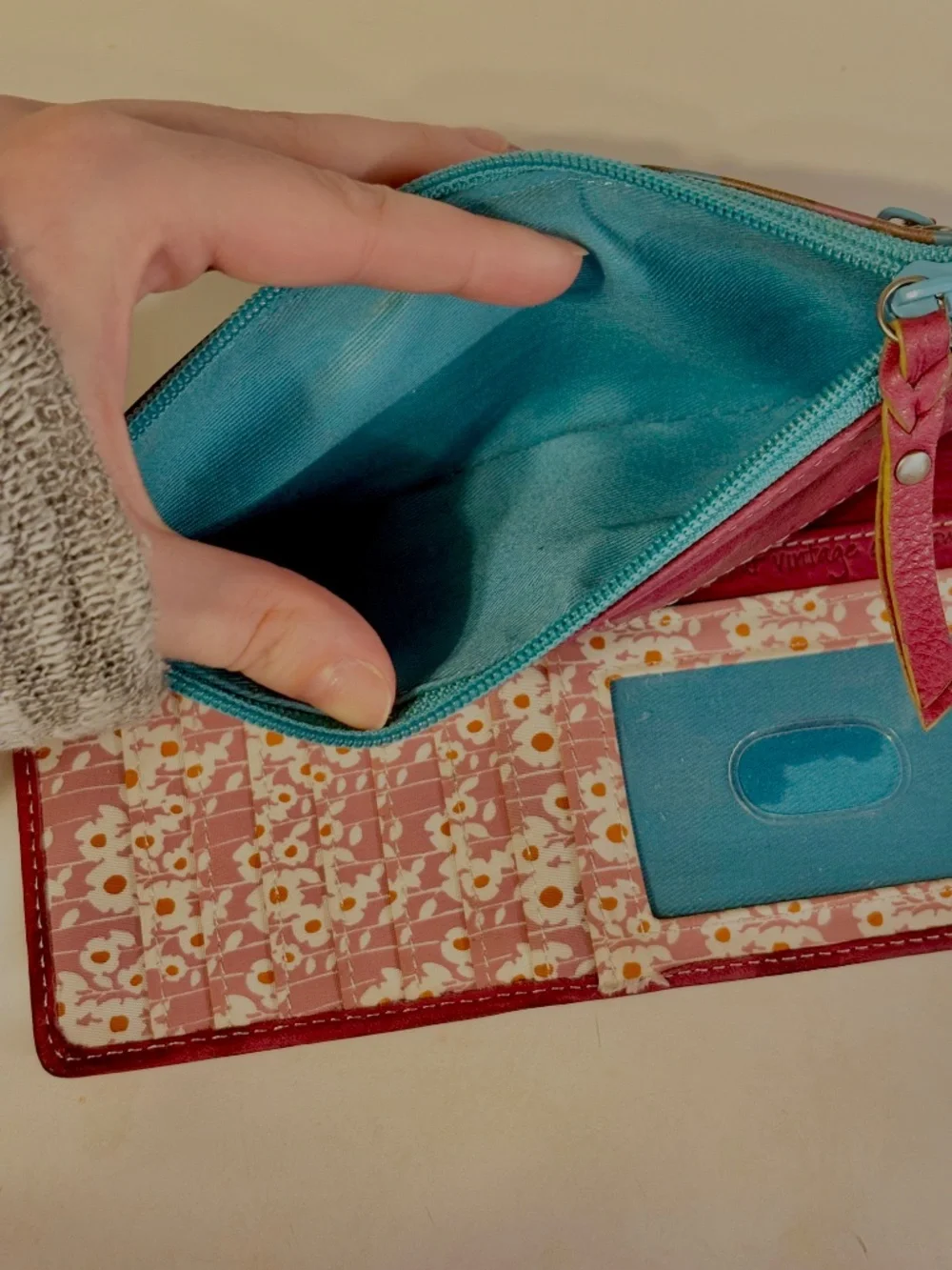 Vintage Fossil Wallet Early 2000s Style Bi Fold Colorful Y2K Retro Boho Hippie